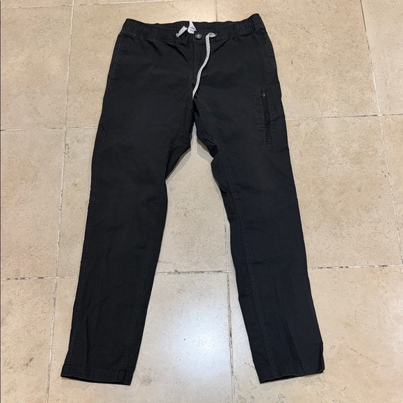 Vuori Men's Black Joggers
